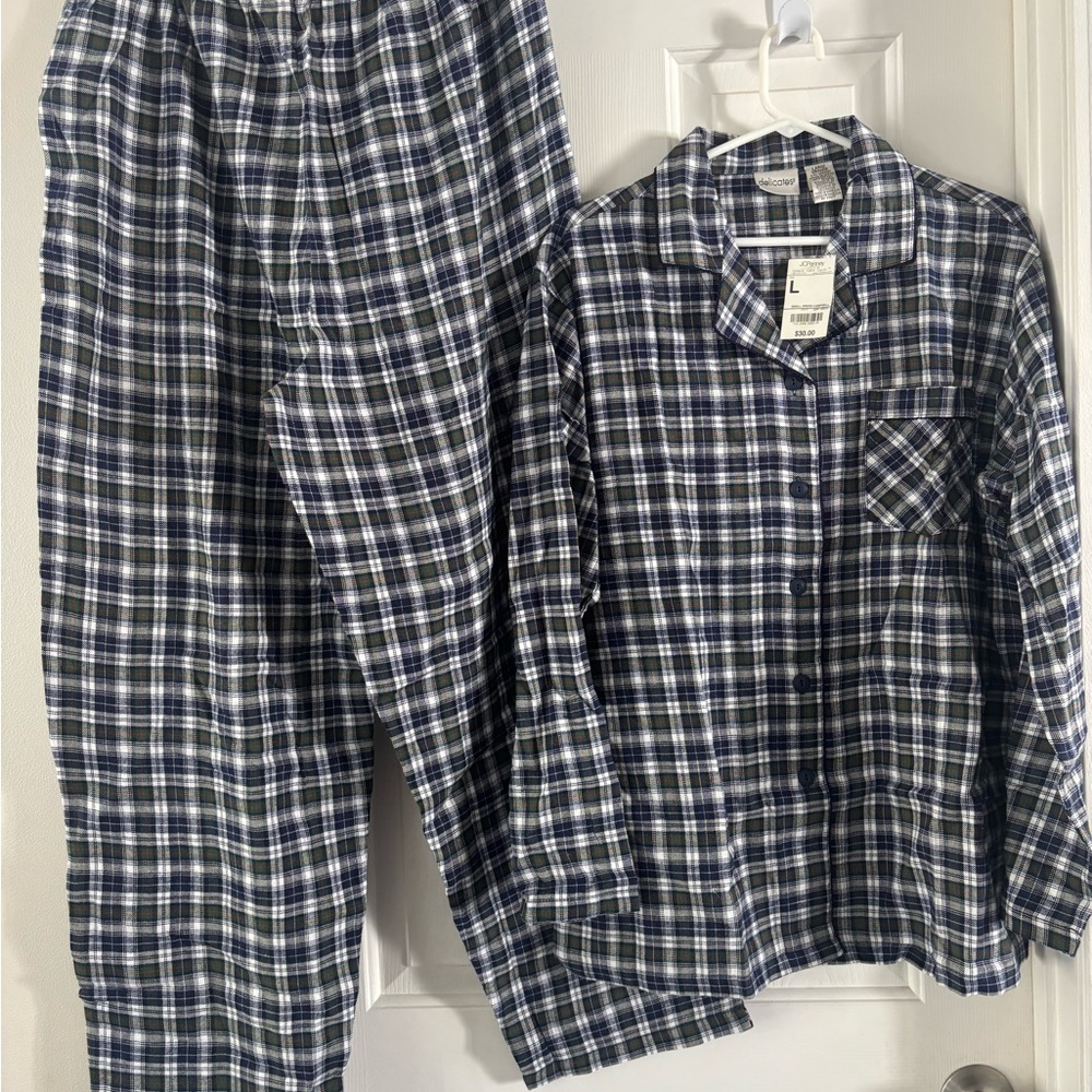 JCPenney Men’s Plaid Pajama Set - Navy and White